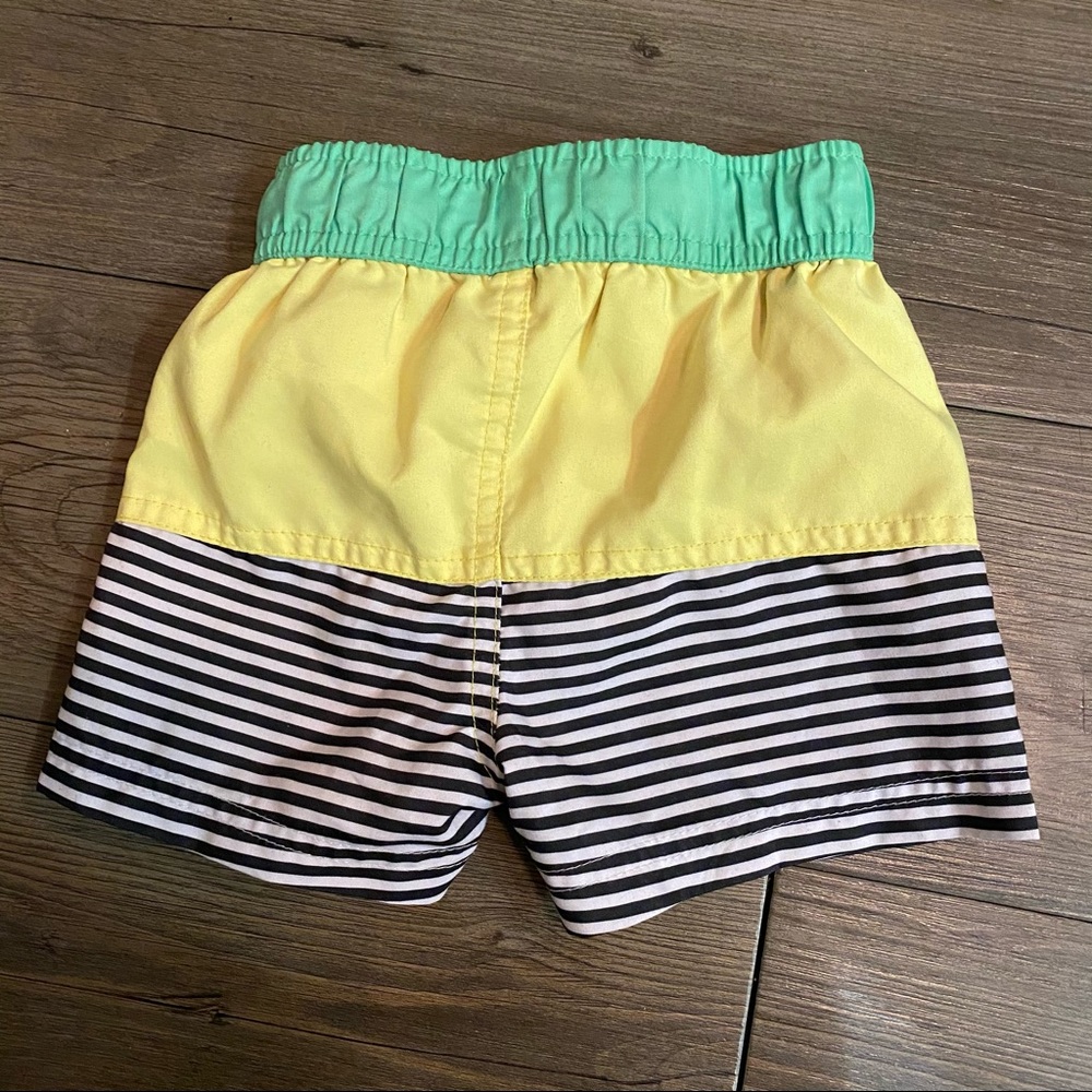 Bundle of 2 boys' swim trunks Size 12m & 18m - Picture 6 of 8